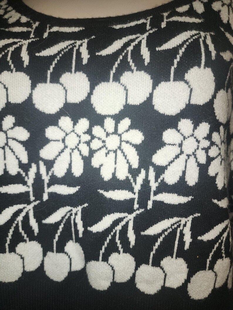 anthropologie Maeve Womens Trixie crop Sweater Blk Wht Cherries Size 1X image 18