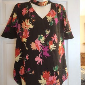 Blusa floral negra para mujer Maeve de Anthropologie, talla pequeña EUC imagen 4