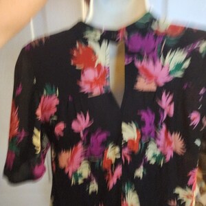 Blusa floral negra para mujer Maeve de Anthropologie, talla pequeña EUC imagen 13