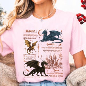 Fourth Wing Quest Squad Shirt, Basgiath War College Shirt, Ridoc Tee, Dragon Rider Shirt, Rebecca Yarros, Fourth Wing, Violet Sorrengail Bild 7