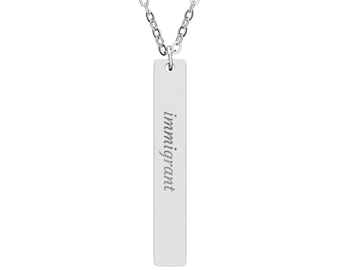 Collier barre verticale gravée, pendentif en acier inoxydable
