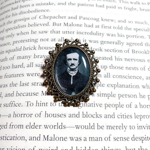 Edgar Allan Poe Pin Brooch - Author portrait pin Book Lover Gift Book Jewelry Gifts for Men