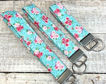 Wristlet - keychain - Girly Keychain - Personalization - Floral Keychain - Keychain Wristlet - Keychain for Women