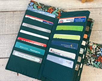 Credit Card Organizer: Keep Your Debit Cards and Store Cards Easy to Find.
