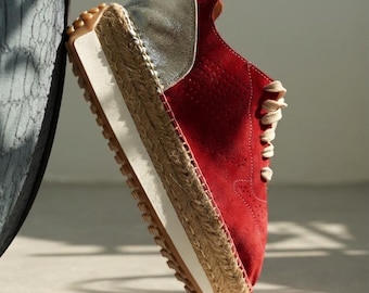 Espadrillas da donna in camoscio rosso fatte a mano con suola in juta e plateau