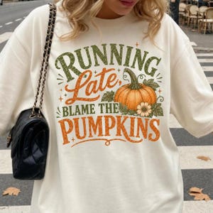Frase divertida sobre calabazas, PNG de temporada acogedora, diseño retro vintage floral de campo de calabazas, PNG de camiseta de sublimación de otoño, Hello Western Autumn Farmhouse