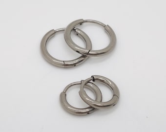 Titanium Huggie Hoops in verschillende maten, eenvoudige, effen titanium klikoorringen