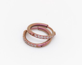 Geanodiseerde roze titanium ringoorbellen met zirkonia Hypoallergeen diameter van 13 mm