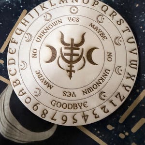 Anpassad pendeltavla • Spådomsverktyg i trä för ockult altare, tarotläsningar