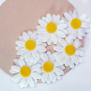Abbellimenti in feltro, applicazioni floreali, margherite in feltro, fiori in feltro bianco per artigianato