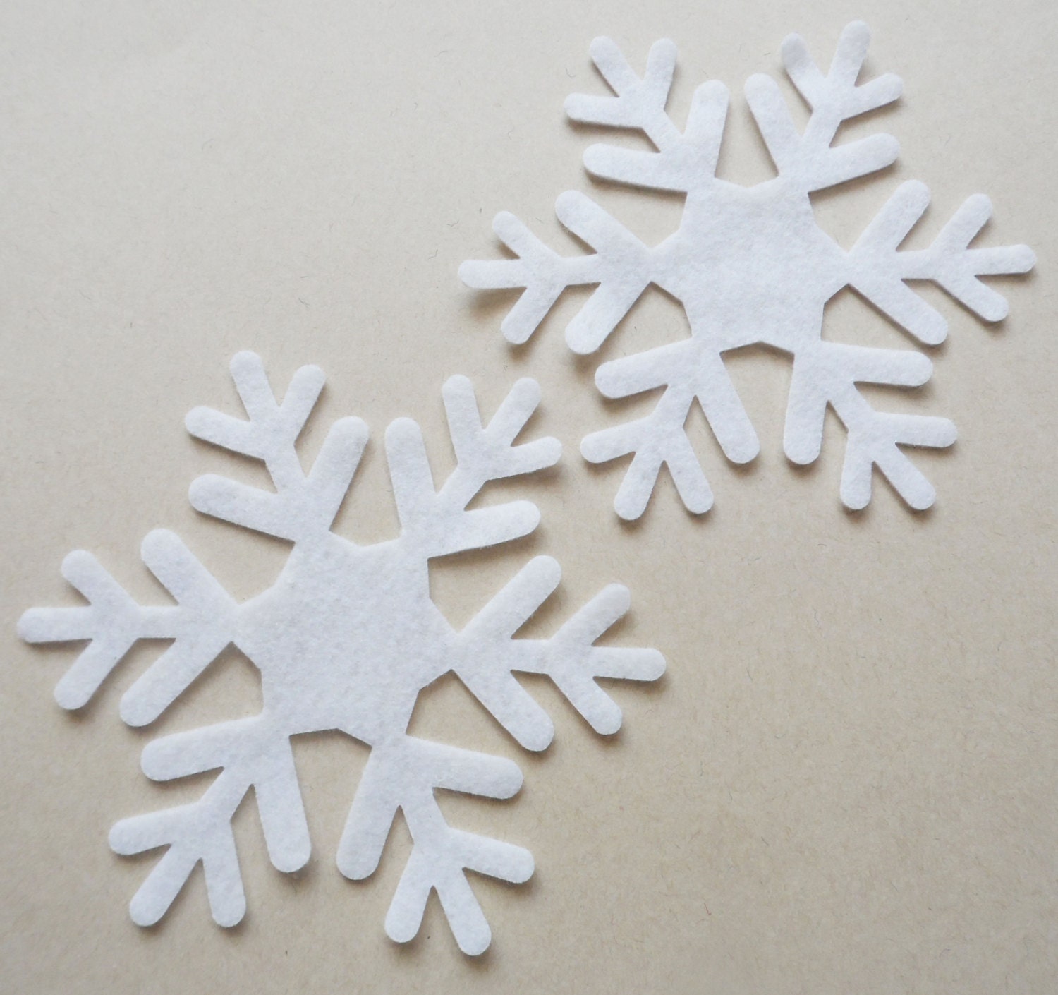 Grey and White Felt Snowflakes Mix, 30 Die Cut Felt Snowflakes, Felt  Snowflake Shapes, Small Snowflake Pack, Felt Embellishments Craft Pack 