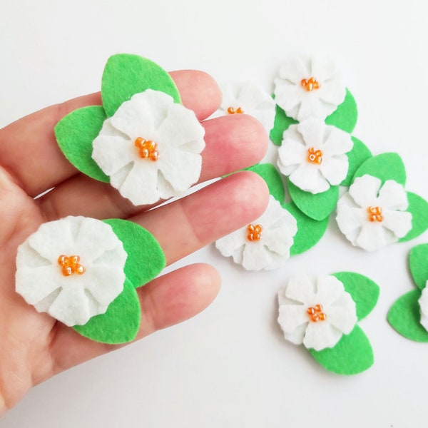 Felt flower applique, white flowers and green leaves, embellishment to sew or glue, embellishments for bows and clips