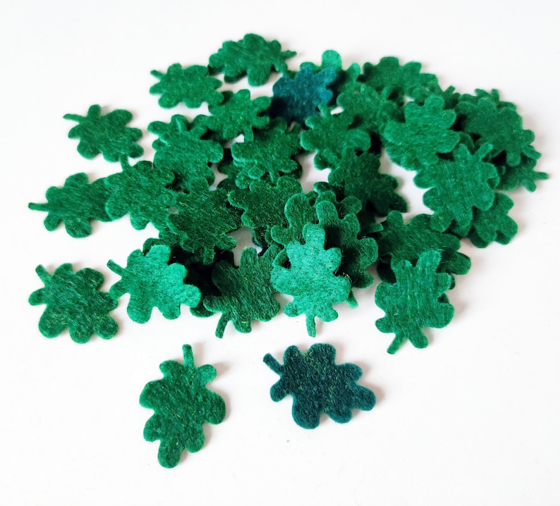 Small felt leaves in dark green, set of 50 tiny felt shapes, green foliage for floral craft, felt embellishment image 1