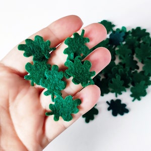 Small felt leaves in dark green, set of 50 tiny felt shapes, green foliage for floral craft, felt embellishment image 2