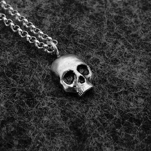 Petit collier tête de mort en argent sterling, bijoux gothiques pour elle Memento Mori