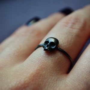 Gothic Skull Ring, Stacking Sterling Silver Goth Punk Jewelry Skeleton Ring Unisex Mens Ring &#39;&#39;Memento Mori&#39;&#39;