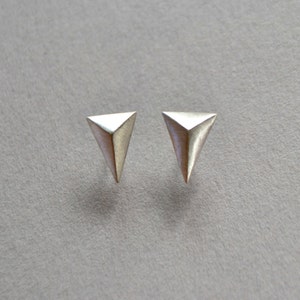 Sterling Silver Spike Stud Earrings, Mens Earrings, Pyramid Earrings, Triangle Earring, Edgy Stud Earrings, Tribal Minimal Earrings