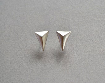 Sterling Silver Spike Stud Earrings, Mens Earrings, Pyramid Earrings, Triangle Earring, Edgy Stud Earrings, Tribal Minimal Earrings