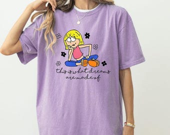 Camiseta "De esto están hechos los sueños", camiseta con estampado de dibujos animados Y2K, camiseta vintage extragrande lavada, ropa urbana unisex con cita inspiradora