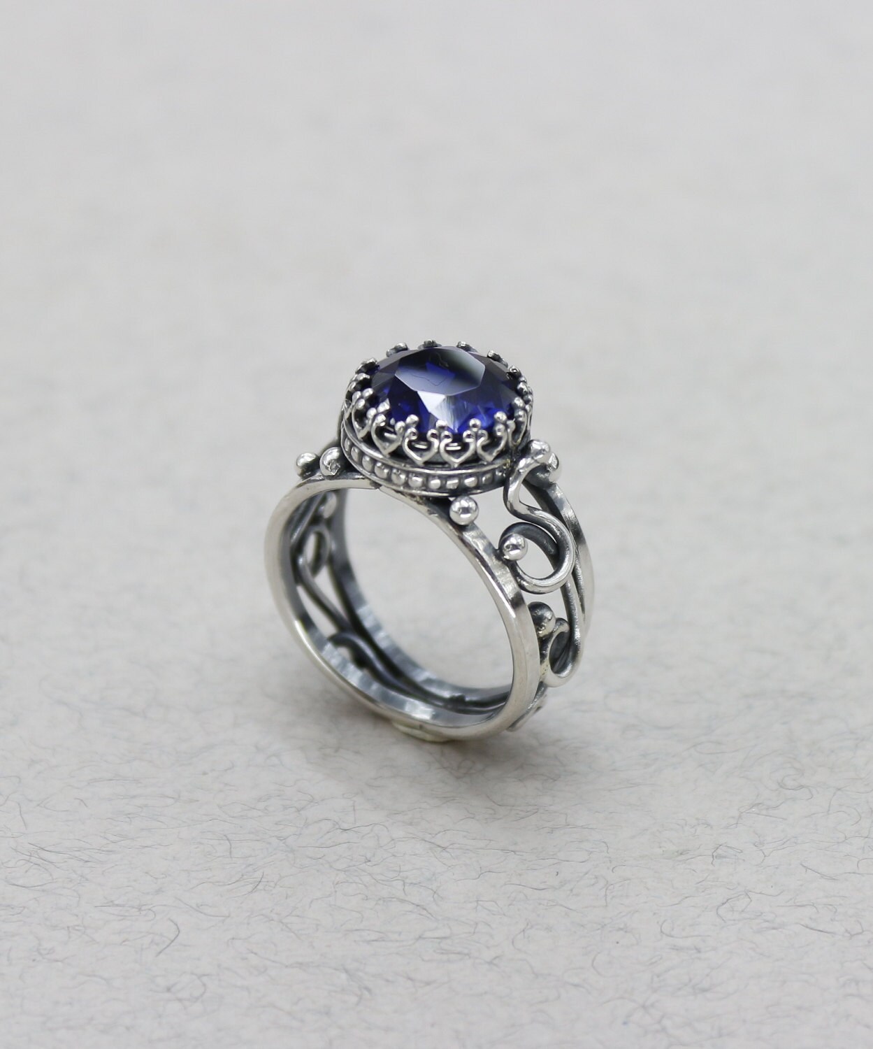 Vintage Ladies Sterling Silver Ring Size 9.25 Ornate Design! Must See!