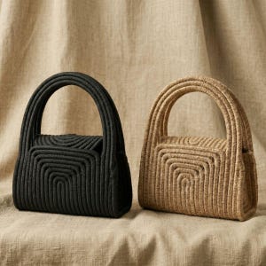 Mini bolso de mano de paja en color caqui, bolso de verano de tejido suave.