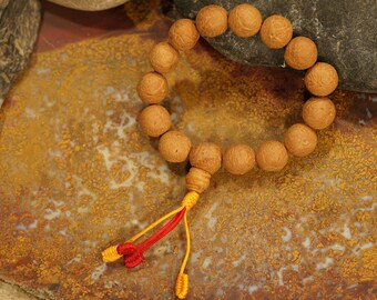 Free Delivery Nepal Vajra Bodhi Bracelet Blasting Double Dragon Pattern Beads Eight Petals Original Seeds Yellow Leather Tibetan bracelet