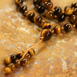 Tiger Eye Knotted Mala • 8mm • Tiger&#39;s Eye Mala Beads • Gift for Him • Tiger Spirit • Tiger&#39;s Eye Necklace • Tiger Eye Necklace • 2745