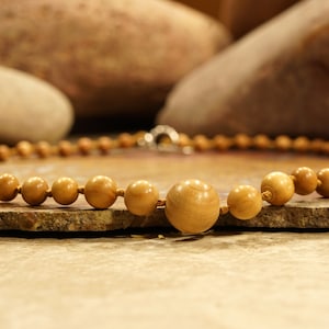 Choker de bois de santal • Choker de bois de santal de Mysore • Collier de bois de santal • Collier de bois de santal de Mysore • Choker de bois de santal indien • 3487
