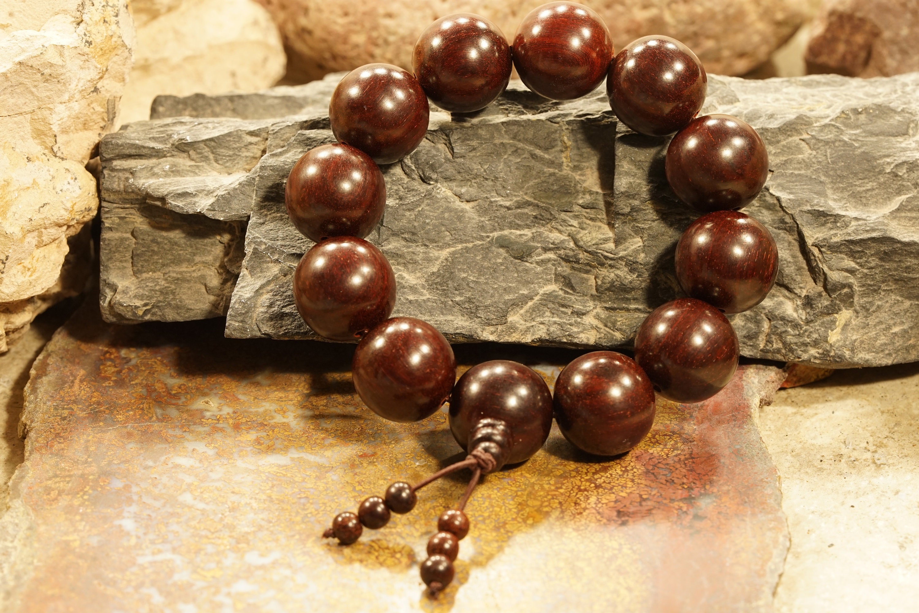 レッドサンダルウッドブレスレット • レッドサンダルウッドストレッチ