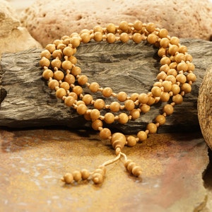 Mysore Santal Mala, perles de prière, collier, bracelet authentiques perles de 7 mm de la plus haute qualité avec un pompon perlé 2395