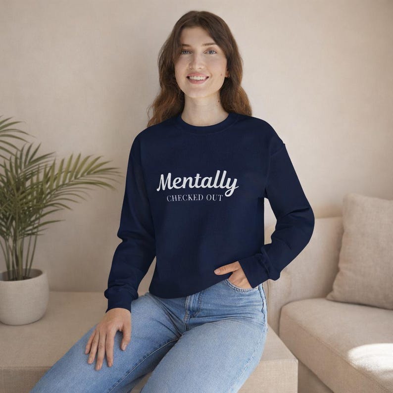 Unisex Sweatshirt, Minimalist Graphic Pullover, Mentally Checked Out Crewneck 画像 1