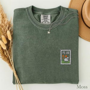Camiseta Comfort Colors con estampado del Salmo 23 bordado / Camiseta de fe cristiana / Regalo con versículos bíblicos