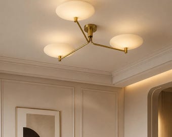 Lámpara de techo empotrada de latón estilo moderno de mediados de siglo, modelo Stilnovo italiano de 3 luces.