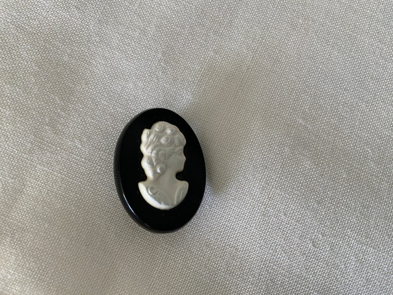 Black And White Oval Cameo Pin/Brooch, Vintage, Collectible image 1