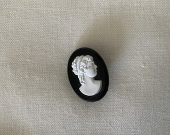 Épingle/broche camée ovale noir et blanc, vintage, objet de collection