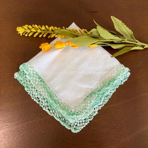 Vintage White Handkerchief, Women’s Handkerchief, Green Crochet Lace Edge, Collectible