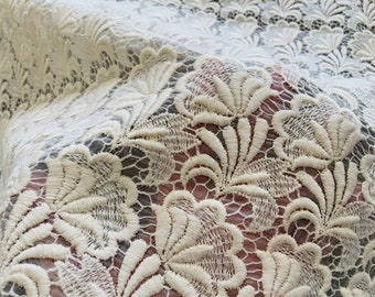 Tissu en dentelle vintage avec broderie en relief, couleur crème, poids moyen/lourd, couture, création artisanale, textiles vintage