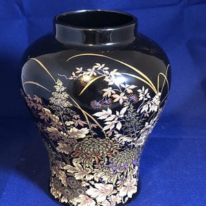 Vintage Golden Kiku Porcelain Vase: 5.5&quot; Black Floral Asian Decor