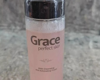 Espuma limpiadora y exfoliante GRACE Perfect Skin AHA 150 ml