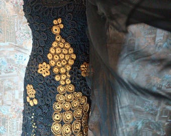 ゴールデンエクリプス アイリッシュレースドレス、ゴールドのチェコビーズとブラックの花柄レースを使用したハンドメイド