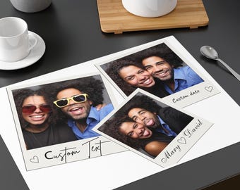 Tovaglietta personalizzata con foto, regalo di coppia personalizzato, decorazione per la tavola per anniversario, stile romantico Polaroid