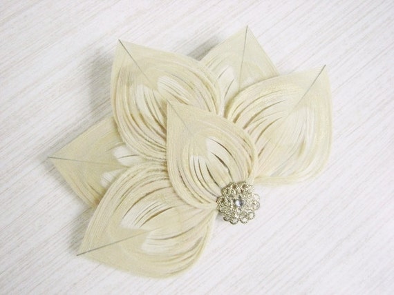 Items similar to Bleached Ivory Peacock Feather Hair Clip Fascinator ...