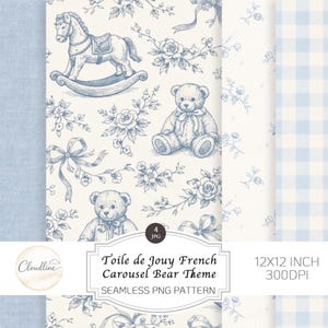 Puede incluir: Un patrón PNG sin costuras en azul y blanco, que presenta un diseño de toile de Jouy con un caballito balancín, osos de peluche, lazos y motivos florales. El texto dice "Toile de Jouy French Carousel Bear Theme".