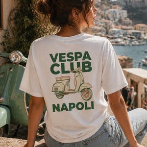 Vespa Italienisches Rollerhemd, Vintage Moped Club Grafik T-Shirt Rückendruck, Neapel Italien Motor Geschenk Unisex, Retro Küstenland Motorino Napoli Oberteil