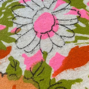 Vintage Fabric  Retro orange flower Marguerite  flannel fabric 60s 131