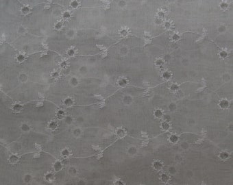Vintage Fabric Retro uneven white flowers 60s 36" x 18" S-118