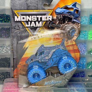 Megalodon! *ROAR* Bedazzled Monster Jam- Monstsr Truck - Rhinestone - Bling - Shark afbeelding 1