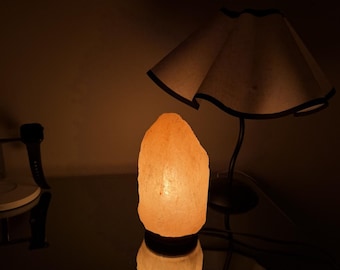 Lámpara de sal natural del Himalaya - Lámpara de cristal de roca tallada a mano