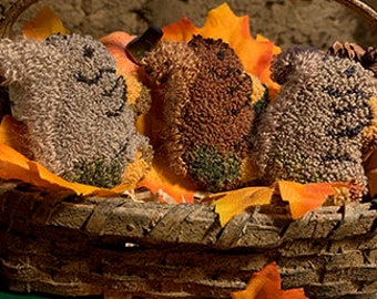 Primitive Punchneedle Little Buddy PinPattern