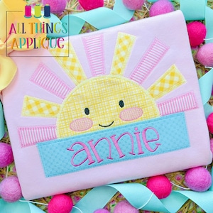 Projekt aplikacji słonecznej z promieniami i polem na imię do personalizacji - projekt aplikacji haftu maszynowego Sun with Rays Zig Zag Stitch
